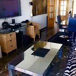 Penthouse With Private Roof Terrace And Jacuzzi アパート