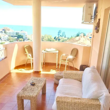 아파트 Penthouse With Private Roof Terrace And Jacuzzi *