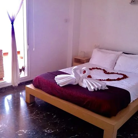 Апартаменты Penthouse With Private Roof Terrace And Jacuzzi