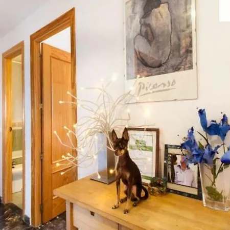 아파트 Penthouse With Private Roof Terrace And Jacuzzi *