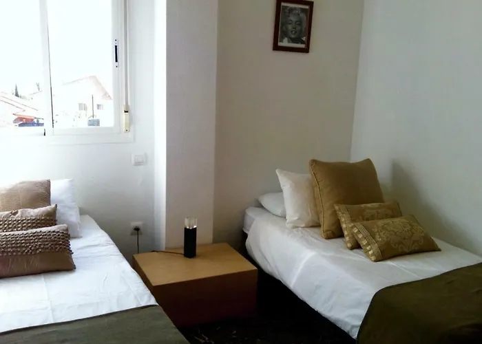 Penthouse With Private Roof Terrace And Jacuzzi アパート