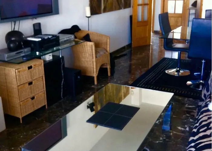 Penthouse With Private Roof Terrace And Jacuzzi アパート